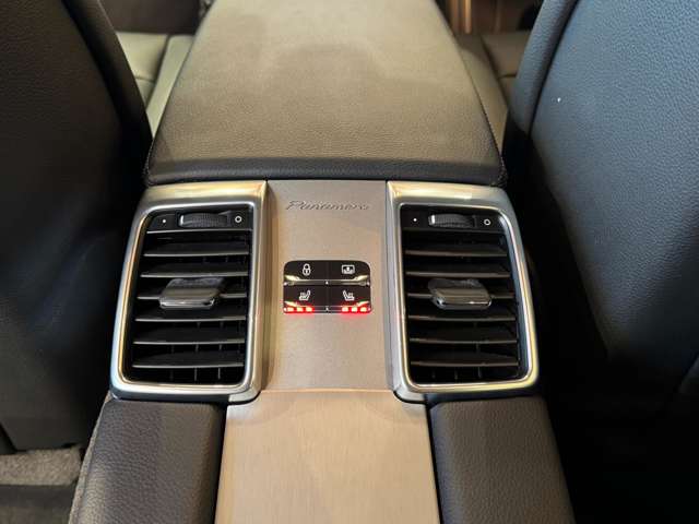 パナメーラ S eハイブリッド　サンルーフ　スポーツクロノPKG