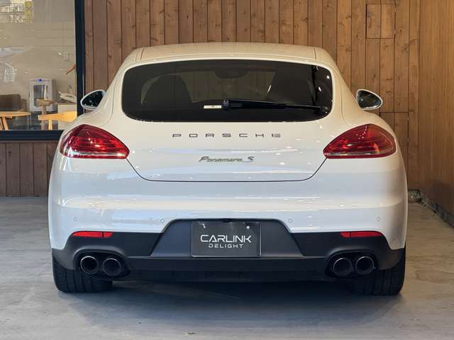 パナメーラ S eハイブリッド　サンルーフ　スポーツクロノPKG