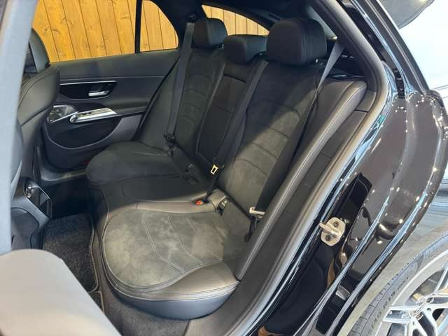 Eクラスワゴン E220 d アバンギャルド AMGラインパッケージ(ISG搭載モデル)