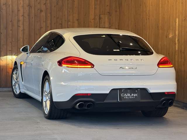 パナメーラ S eハイブリッド　サンルーフ　スポーツクロノPKG