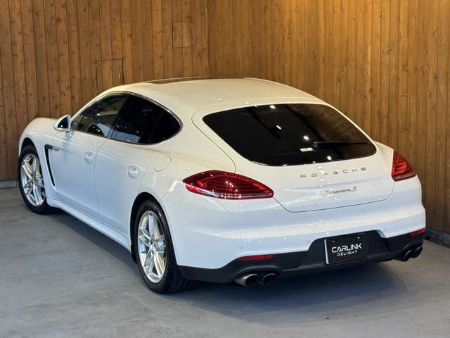 パナメーラ S eハイブリッド　サンルーフ　スポーツクロノPKG