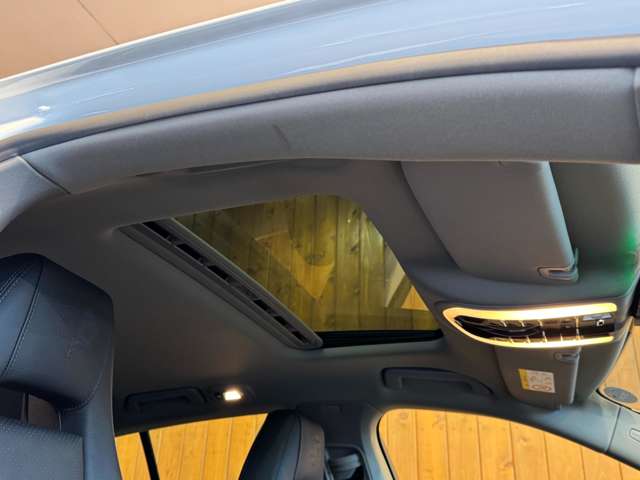 パナメーラ S eハイブリッド　サンルーフ　スポーツクロノPKG