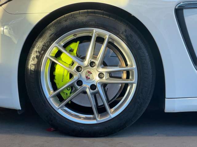 パナメーラ S eハイブリッド　サンルーフ　スポーツクロノPKG