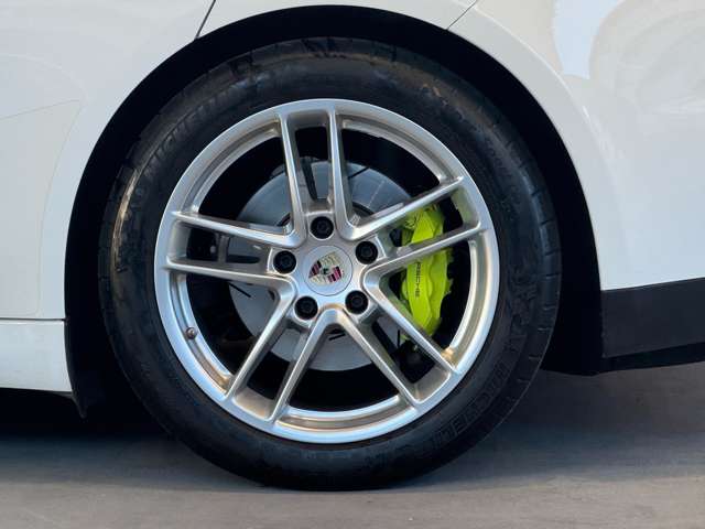 パナメーラ S eハイブリッド　サンルーフ　スポーツクロノPKG