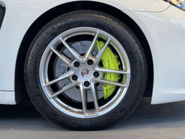 パナメーラ S eハイブリッド　サンルーフ　スポーツクロノPKG