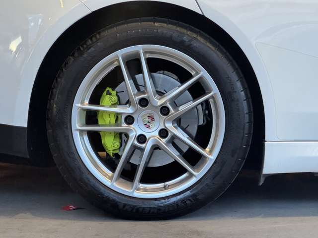 パナメーラ S eハイブリッド　サンルーフ　スポーツクロノPKG