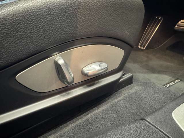 パナメーラ S eハイブリッド　サンルーフ　スポーツクロノPKG