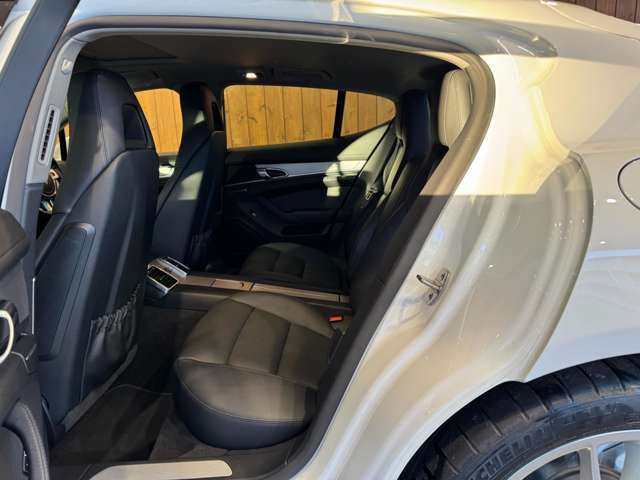 パナメーラ S eハイブリッド　サンルーフ　スポーツクロノPKG