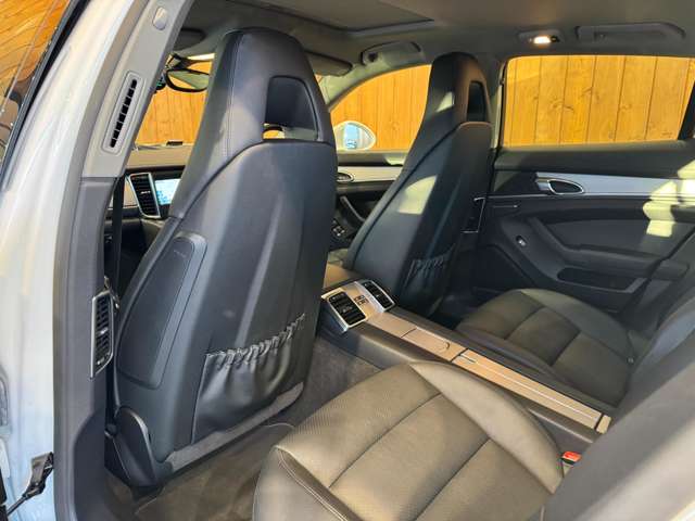 パナメーラ S eハイブリッド　サンルーフ　スポーツクロノPKG