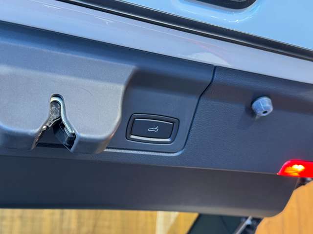 パナメーラ S eハイブリッド　サンルーフ　スポーツクロノPKG