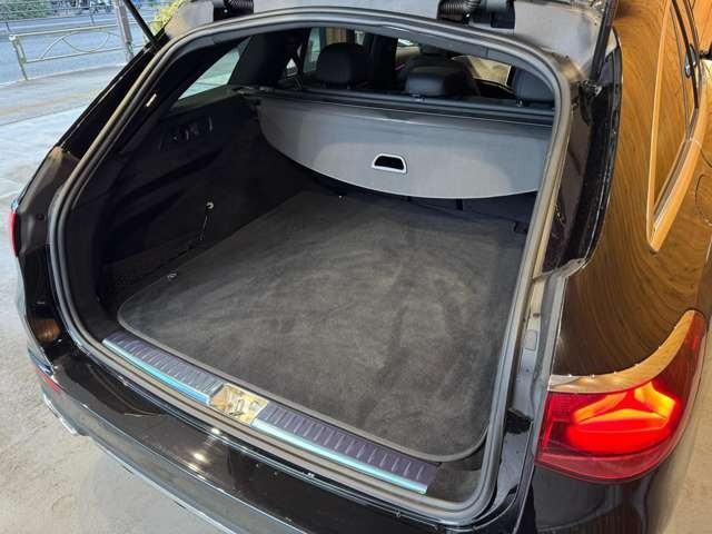 Eクラスワゴン E220 d アバンギャルド AMGラインパッケージ(ISG搭載モデル)