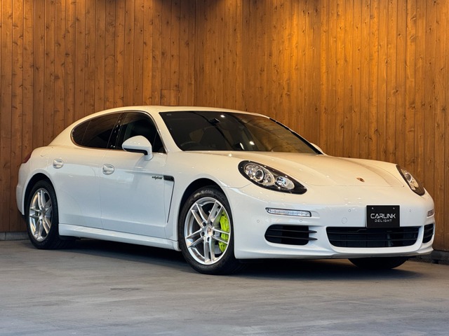 パナメーラ S eハイブリッド　サンルーフ　スポーツクロノPKG 310万円