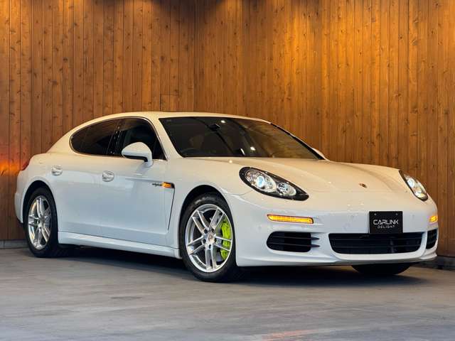 パナメーラ S eハイブリッド　サンルーフ　スポーツクロノPKG