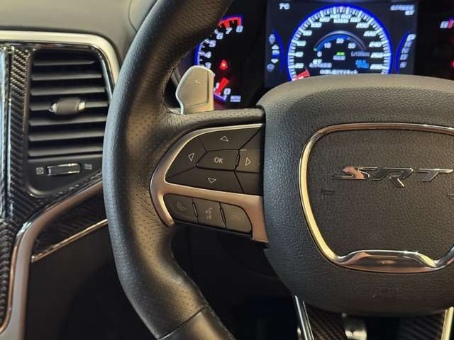 グランドチェロキー SRT8 4WD パノラマルーフ