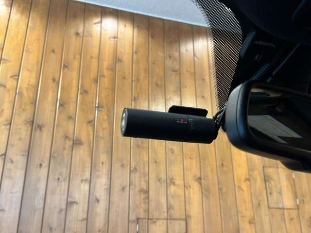 595 コンペティツィオーネ　アバルトロゴバンパーグリル