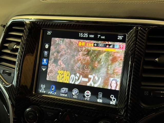 グランドチェロキー SRT8 4WD パノラマルーフ