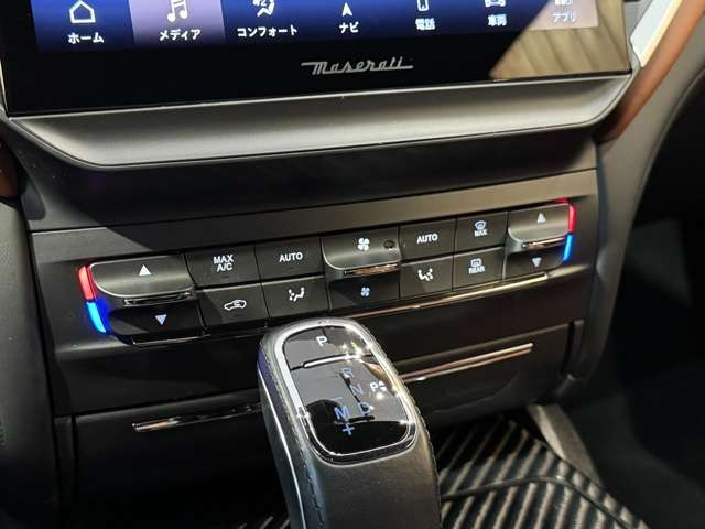 ギブリ モデナ AWD　茶革パワーシート