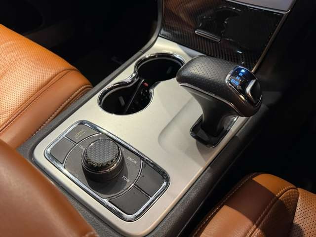 グランドチェロキー SRT8 4WD パノラマルーフ