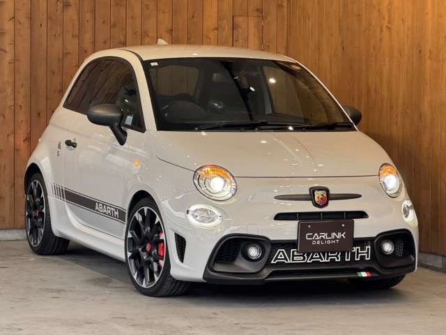 595 コンペティツィオーネ　アバルトロゴバンパーグリル