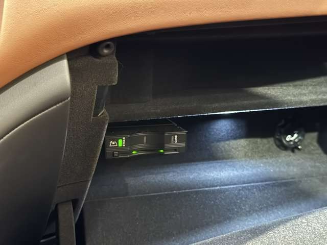 ギブリ モデナ AWD　茶革パワーシート