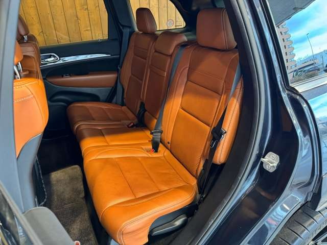 グランドチェロキー SRT8 4WD パノラマルーフ