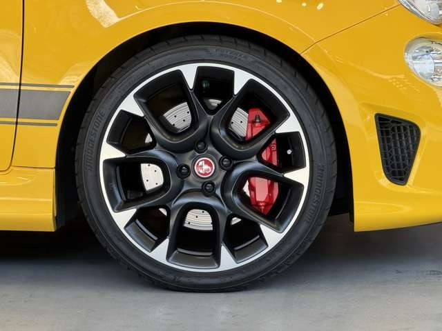 595 コンペティツィオーネ　RECAROシート