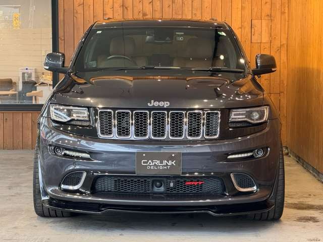 グランドチェロキー SRT8 4WD パノラマルーフ