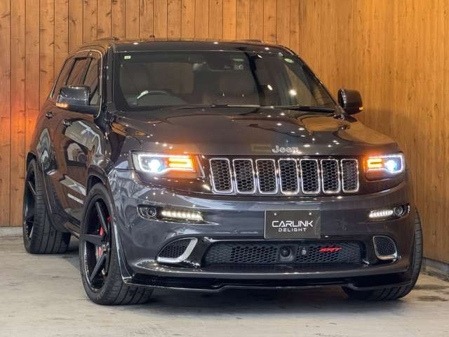 グランドチェロキー SRT8 4WD パノラマルーフ
