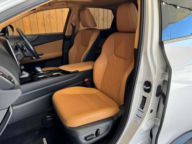 NX 450hプラス バージョンL