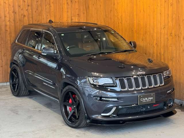 グランドチェロキー SRT8 4WD パノラマルーフ