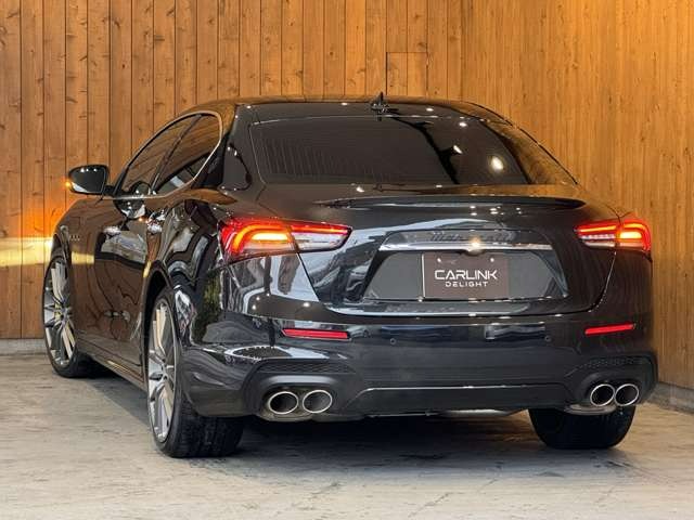 ギブリ モデナ AWD　茶革パワーシート