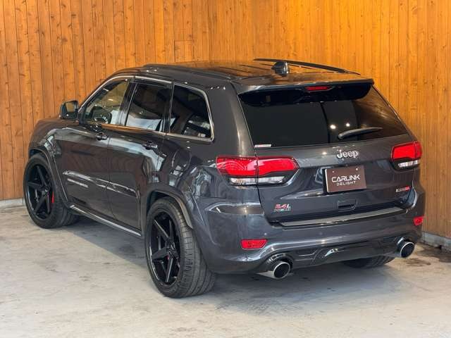 グランドチェロキー SRT8 4WD パノラマルーフ