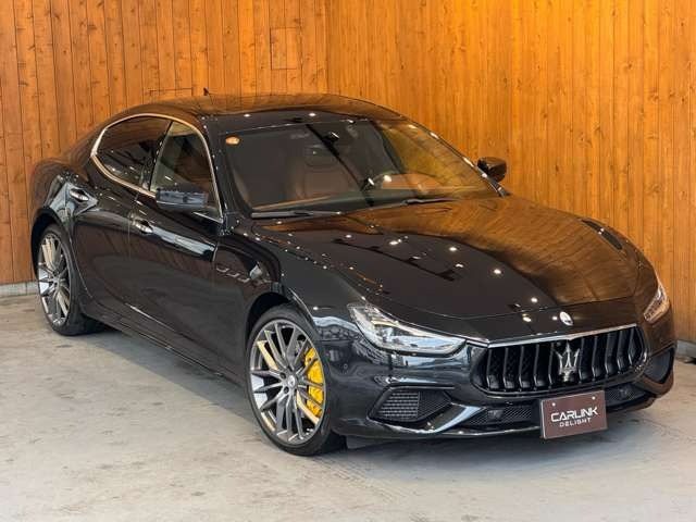 ギブリ モデナ AWD　茶革パワーシート