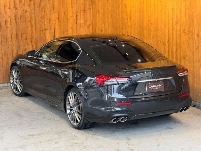 ギブリ モデナ AWD　茶革パワーシート