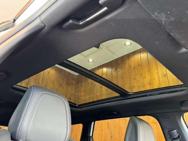 5008 GT　パノラミックサンルーフ