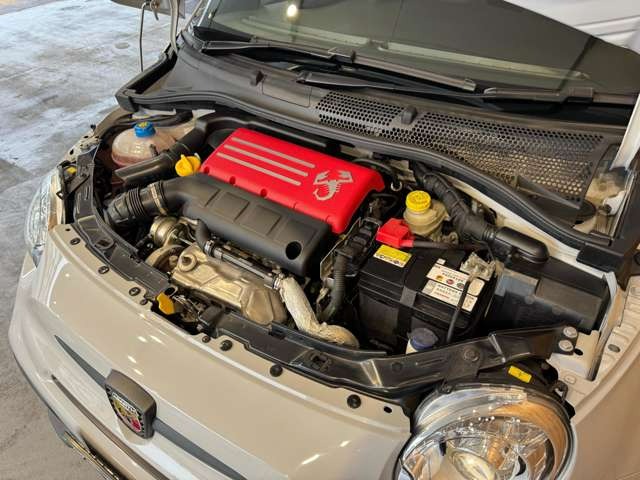 595 コンペティツィオーネ　アバルトロゴバンパーグリル