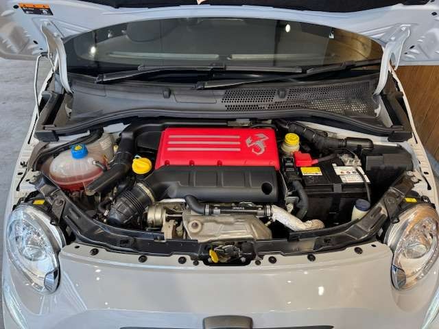 595 コンペティツィオーネ　アバルトロゴバンパーグリル