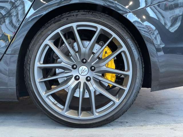 ギブリ モデナ AWD　茶革パワーシート