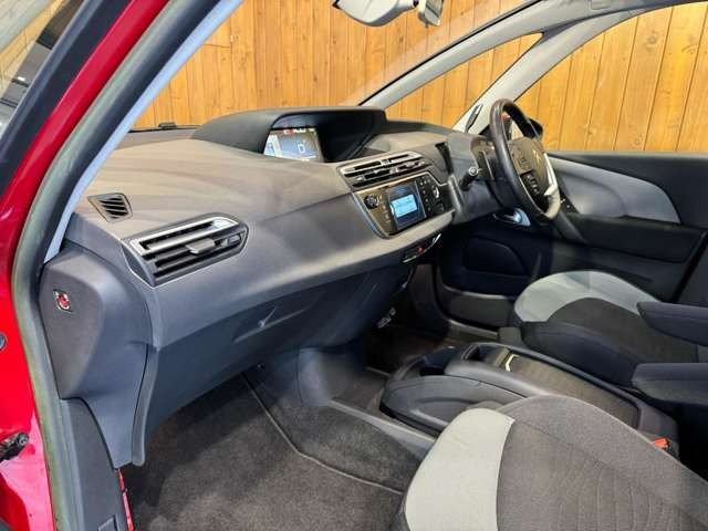 グランドC4ピカソ セダクション