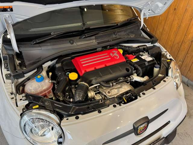 595 コンペティツィオーネ　アバルトロゴバンパーグリル