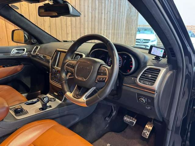 グランドチェロキー SRT8 4WD パノラマルーフ