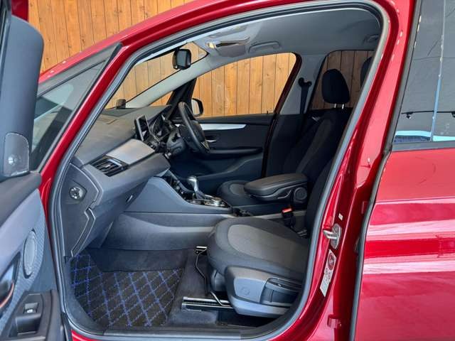 2シリーズ グランツアラー 218d