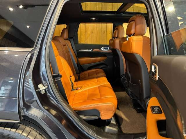 グランドチェロキー SRT8 4WD パノラマルーフ