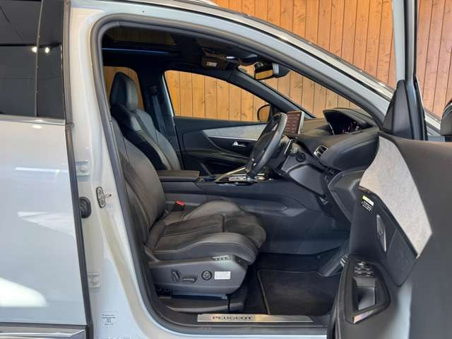 5008 GT　パノラミックサンルーフ