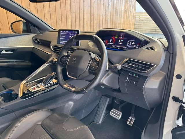 5008 GT　パノラミックサンルーフ