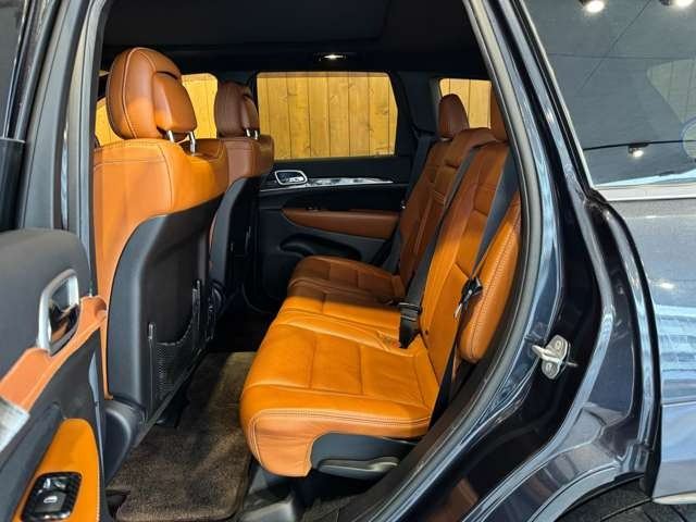 グランドチェロキー SRT8 4WD パノラマルーフ