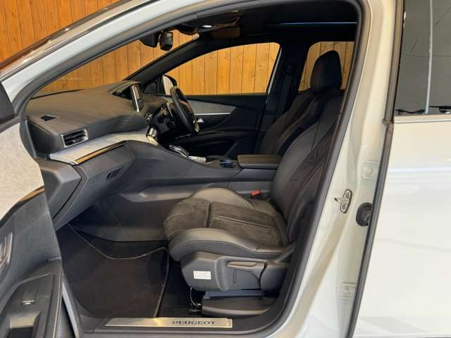 5008 GT　パノラミックサンルーフ