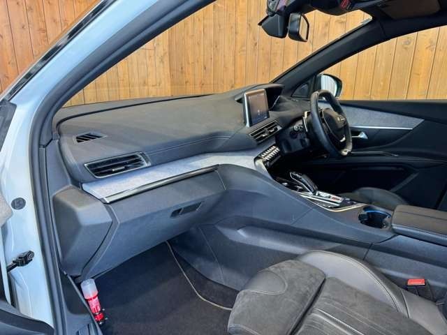 5008 GT　パノラミックサンルーフ