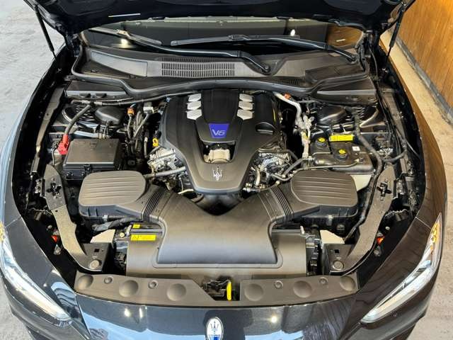 ギブリ モデナ AWD　茶革パワーシート