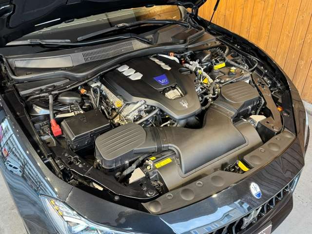 ギブリ モデナ AWD　茶革パワーシート